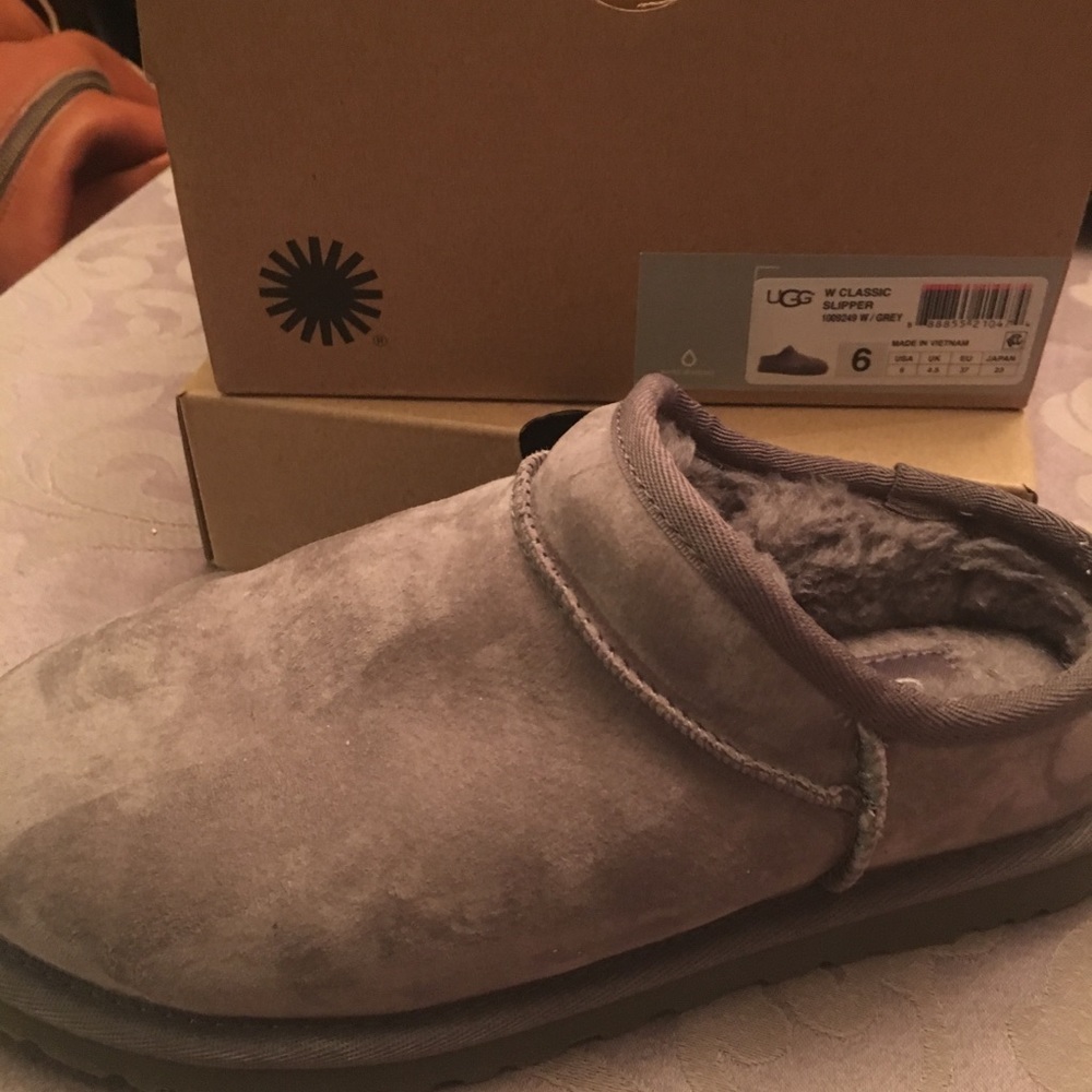 Ugg classic slipper grey